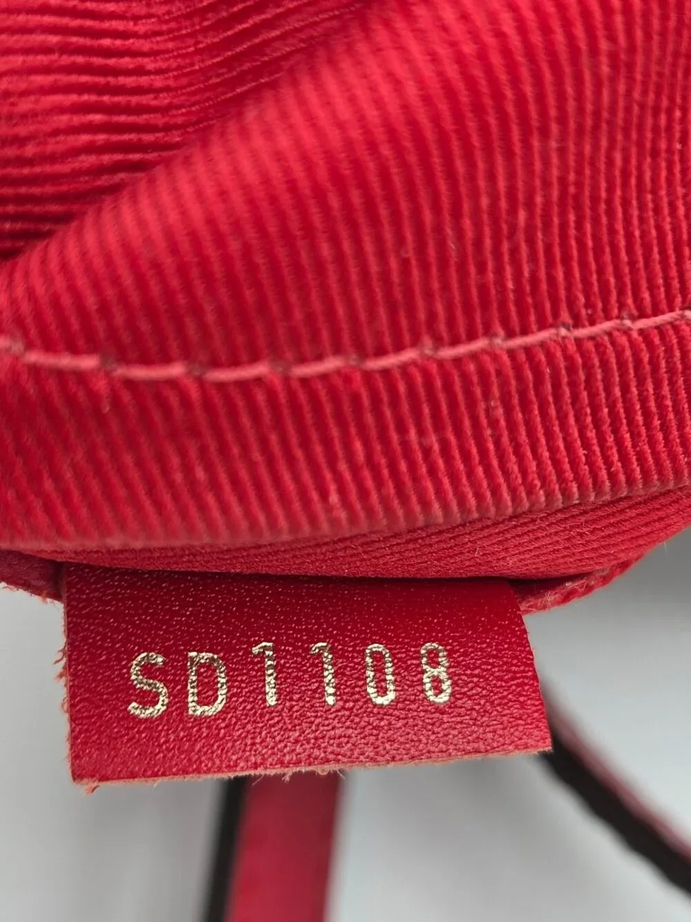 Louis Vuitton South Bank Besace – Damier Ebene Crossbody | Cherry Interior | - Picture 9 of 12